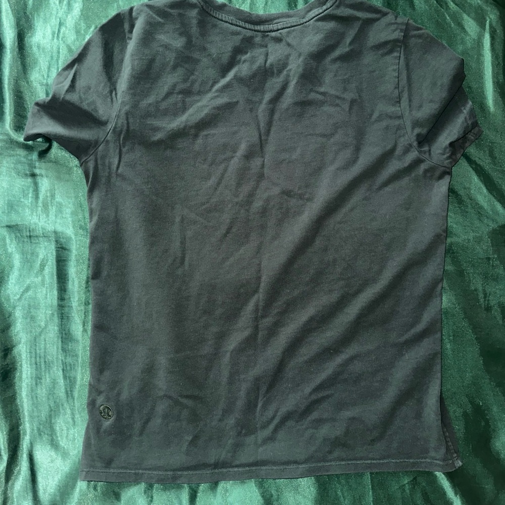 New Lululemon women’s t-shirt